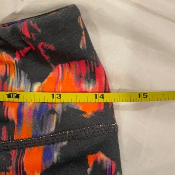 Zella Live in Crop Legging in Floral Print - Picture 10 of 11